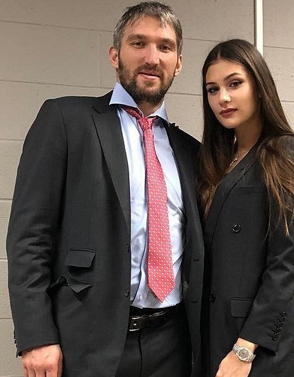 «Крупный малыш, в папу»: Анастасия Шубская и Александр Овечкин показали подросшего сына