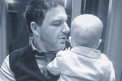 «Спортсменом растет»: Максим Виторган тренирует двухлетнего сына