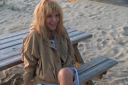 «Вот это ножки!»: Алла Пугачева в ультракоротком платье сразила соцсети