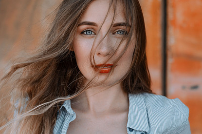 Маскируем отечность и красные глаза: как делать правильный макияж при простуде