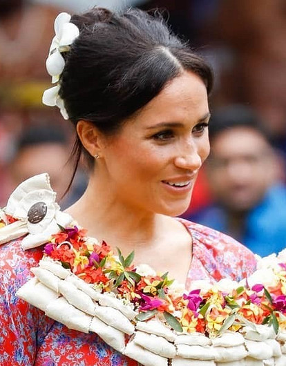 Беременной Меган Маркл стало плохо посреди рынка на Фиджи