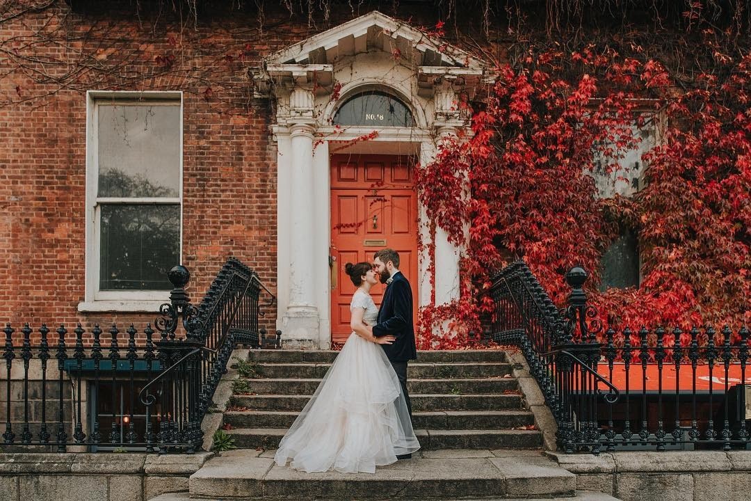 Свадьба осенью: что надеть невесте, жениху и гостям