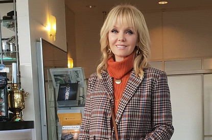 «И вы туда же! Диван «поплыл»...»: Валерию пристыдили за неудачный фотошоп