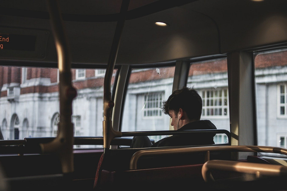 7 советов от экспертов, как познакомиться с мужчиной в общественном транспорте