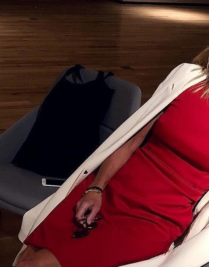 Юлия Высоцкая показала, как не промочить ноги в дождливую погоду