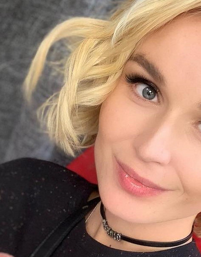 «Мия такая большая уже!»: Полина Гагарина опубликовала редкое фото дочери