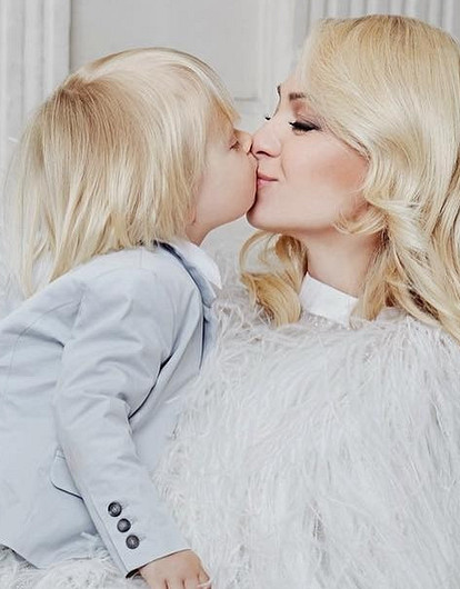 Яну Рудковскую критикуют за методы воспитания младшего сына