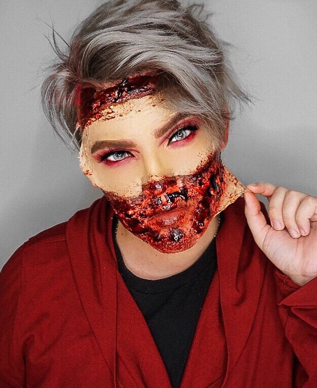 Марк Кауфман - практикующий визажист и блогер, который сотрудничает с рядом люксовых брендов. В своем instagram и на youtube-канале Марк делает подробные обзоры новинок косметического рын...