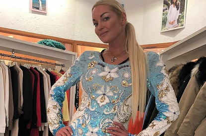 Анастасия Волочкова мудро ответила на нападки зоозащитников, которые обвинили ее в грубом обращении с собакой