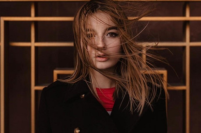 Екатерина Стриженова не узнала свою повзрослевшую дочь Сашу на снимке