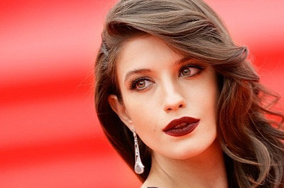 7 вопросов звездному визажисту, чтобы сделать фотогеничный макияж на праздник