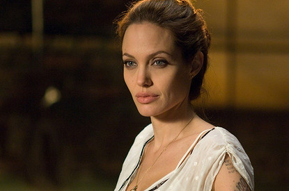 «Шея как у Джоли»: новый вид микрооперации для омоложения