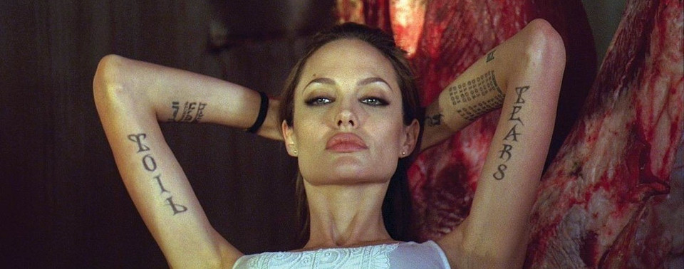«Шея как у Джоли»: новый вид микрооперации для омоложения
