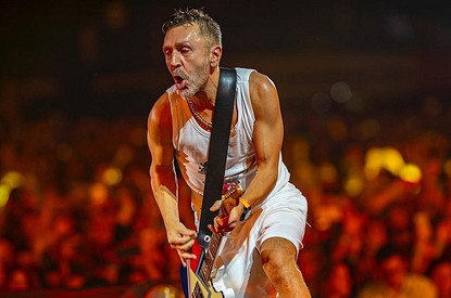 Сергей Шнуров дал интервью о жизни с молодой женой