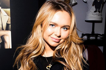 Стешу Маликову сравнили с Кейт Миддлтон из-за платья в стиле 50-х годов