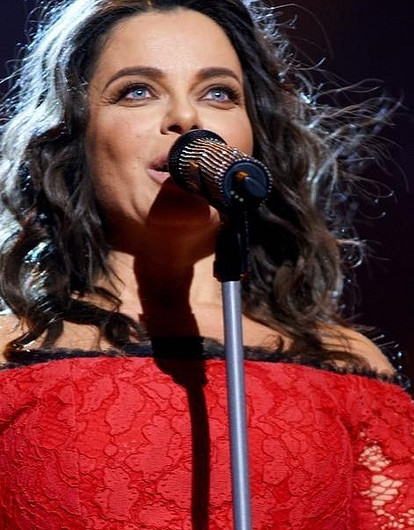 45-летняя Наташа Королева сменила привычный имидж и сделала прическу «рожки»