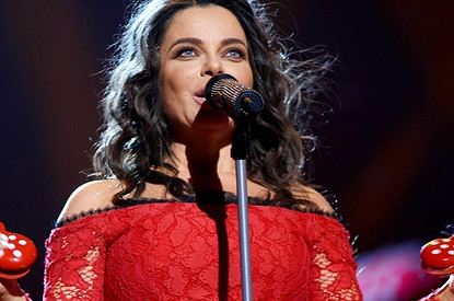 45-летняя Наташа Королева сменила привычный имидж и сделала прическу «рожки»