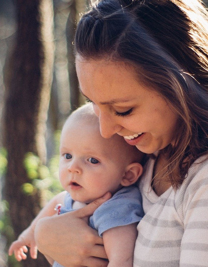 Чем заняться в декрете, чтобы заработать денег: идеи и способы их осуществления