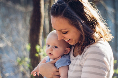 Чем заняться в декрете, чтобы заработать денег: идеи и способы их осуществления