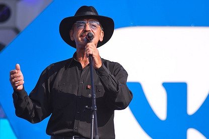 Михаил Боярский выглядит неузнаваемым без головного убора