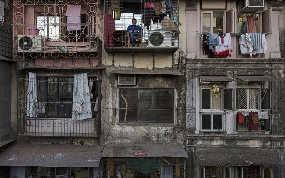 «Маленькая, зато своя»: 9 крошечных квартир по всему миру и как в них выживают