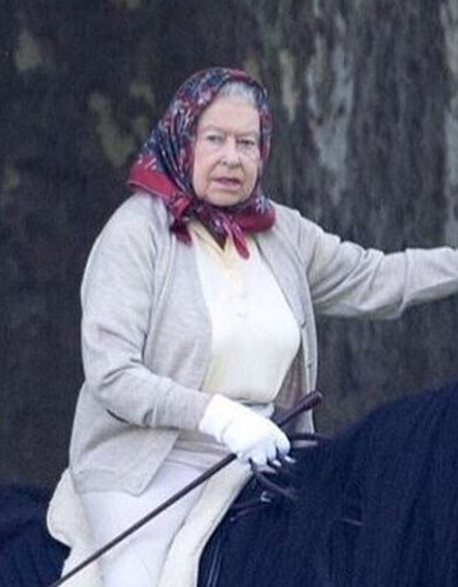 «92 года - это не порок»: королева Елизавета II до сих пор ездит верхом