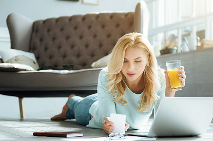 Бизнес дома —  идеи для женщин. Плюсы и минусы работы вне офиса