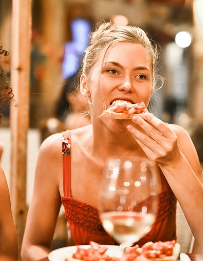 Монодиеты и экспресс-диеты к праздникам: стоит ли быстро сбрасывать вес?