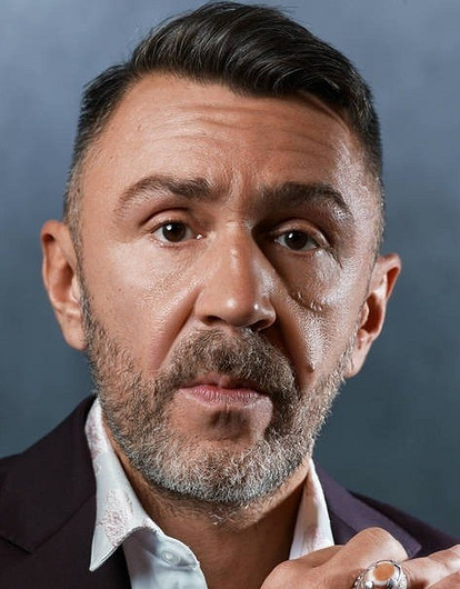 Друг Сергея Шнурова поделился новой информацией о молодой жене музыканта