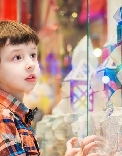 10 новогодних подарков для мальчиков на любой вкус и кошелек