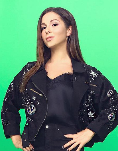 Нюша опубликовала нежное фото с новорожденной дочкой