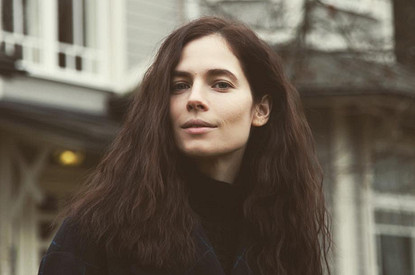 Юлия Снигирь покрасила волосы в рыжий цвет