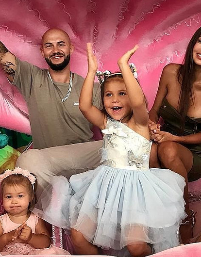 Оксана Самойлова ответила хейтерам касательно воспитания детей