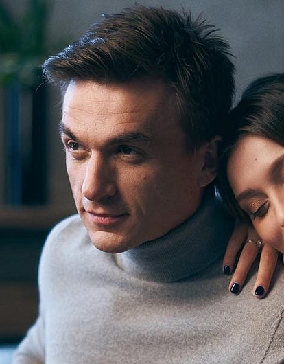 Влад Топалов показал семейное видео с супругой и маленьким сыном