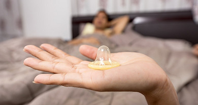Что делать, если презерватив застрял внутри? Опасно ли это?