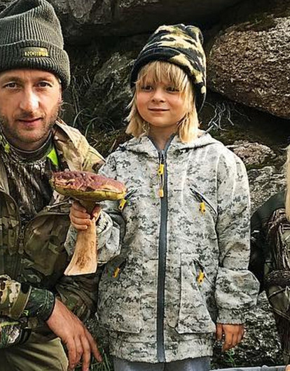 Сын Яны Рудковской и Евгения Плющенко упал на льду во время выступления