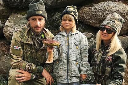 Сын Яны Рудковской и Евгения Плющенко упал на льду во время выступления