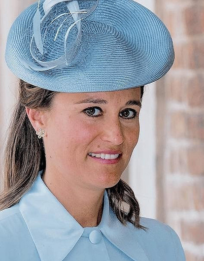 Пиппа Миддлтон снялась в рождественской фотосессии спустя два месяца после родов