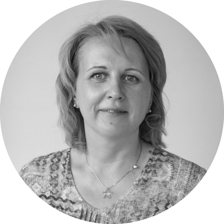 Тренинг-менеджер SALLY HANSEN Оксана Комарова: