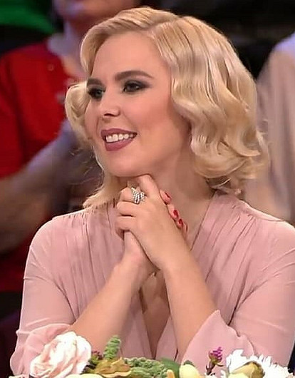 Полуторагодовалая дочь Пелагеи устраивает истерику, когда мама начинает петь