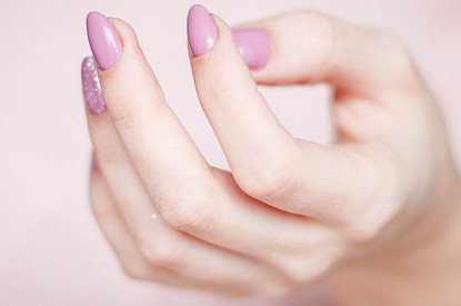 7 плохих привычек, которые портят внешний вид ногтей