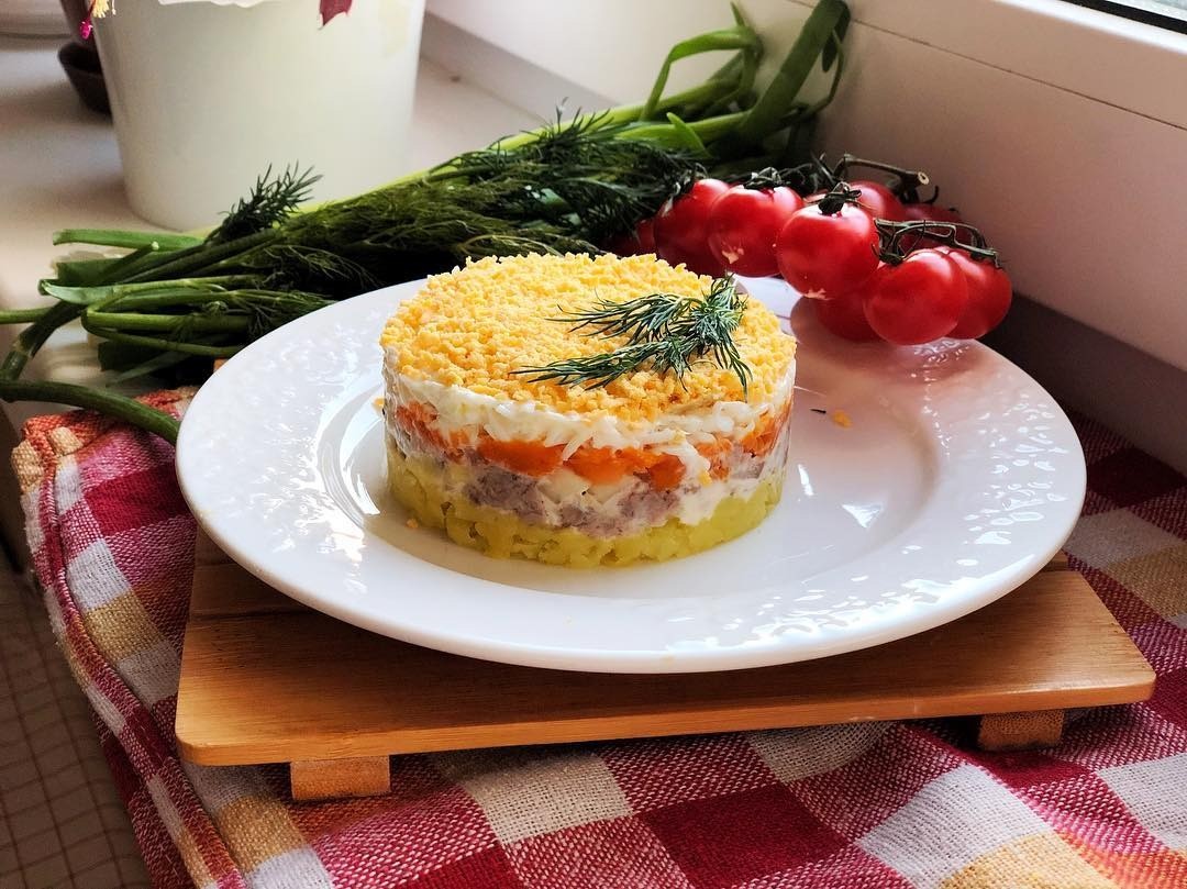 Мимоза с сыром: 6 рецептов праздничного салата для всей семьи