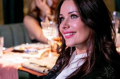 Оксана Федорова ретуширует фотографии, чтобы придать лицу сияние