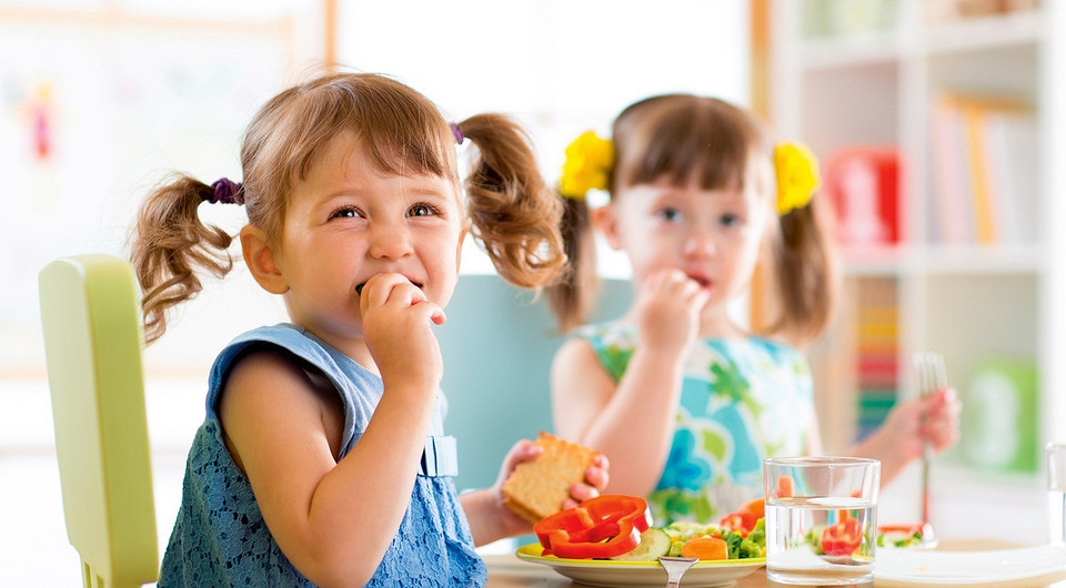 5 проблем, из-за которых ребенок плохо ест в детском саду