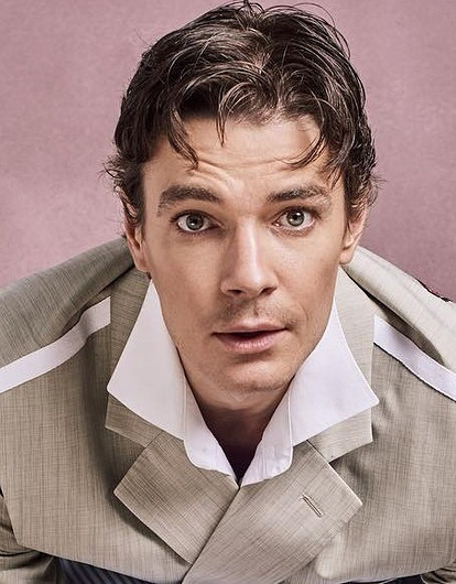 Максим Матвеев огласил имя новорожденного сына и показал его