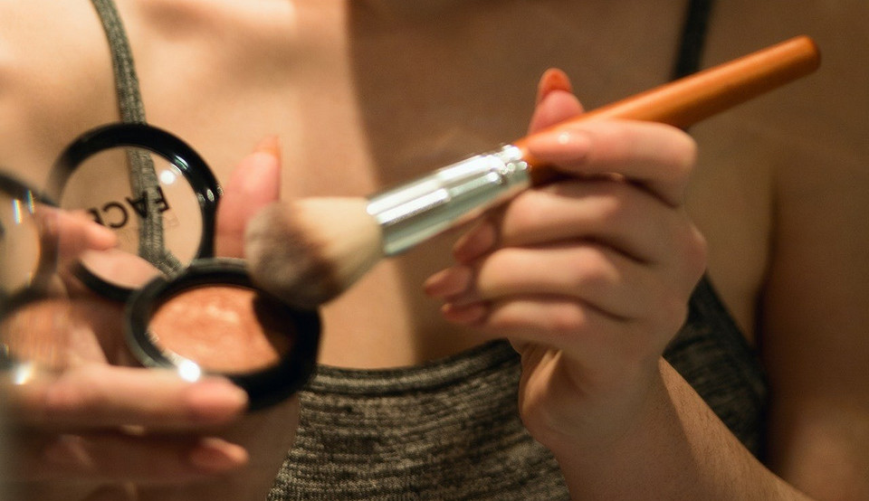 Что делать, когда жирной коже ничего не помогает: советы косметолога