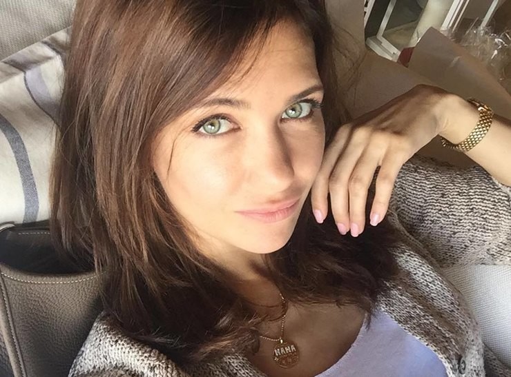Екатерина Климова показала, как стильно выглядеть в теплом пуховике