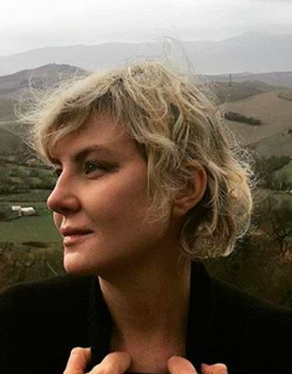 Рената Литвинова надела самую странную шапку из существующих