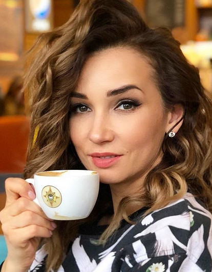 Секреты красоты Анфисы Чеховой: пустой холодильник и идеальная растяжка