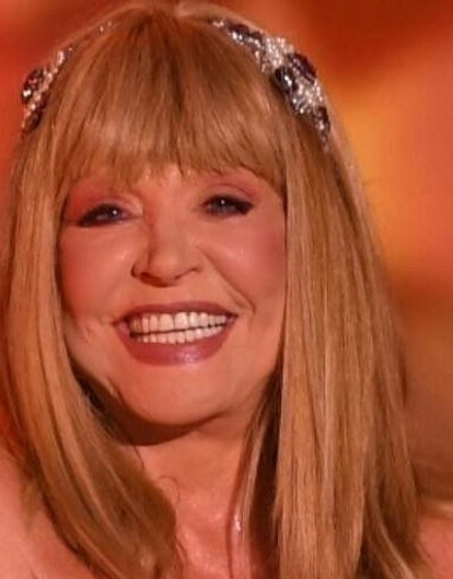 Алла Пугачева в мини-шортах и платье: «Весну разрешаю!»